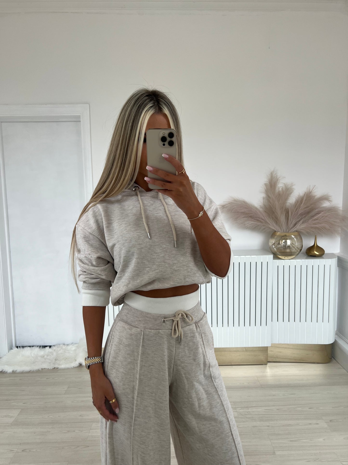Two piece set - beige & white