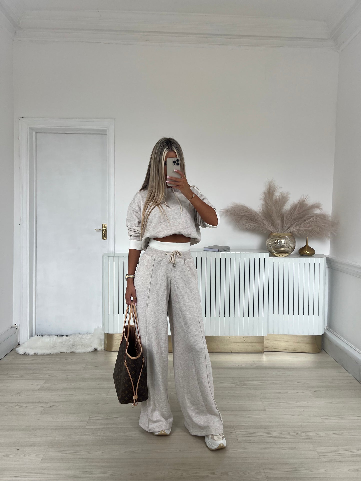 Two piece set - beige & white