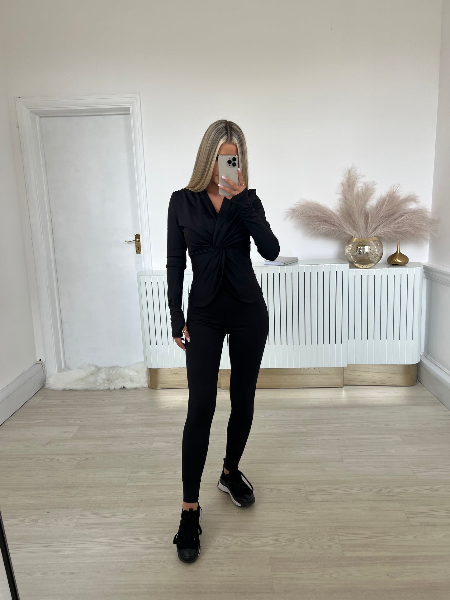 Knot TOP black